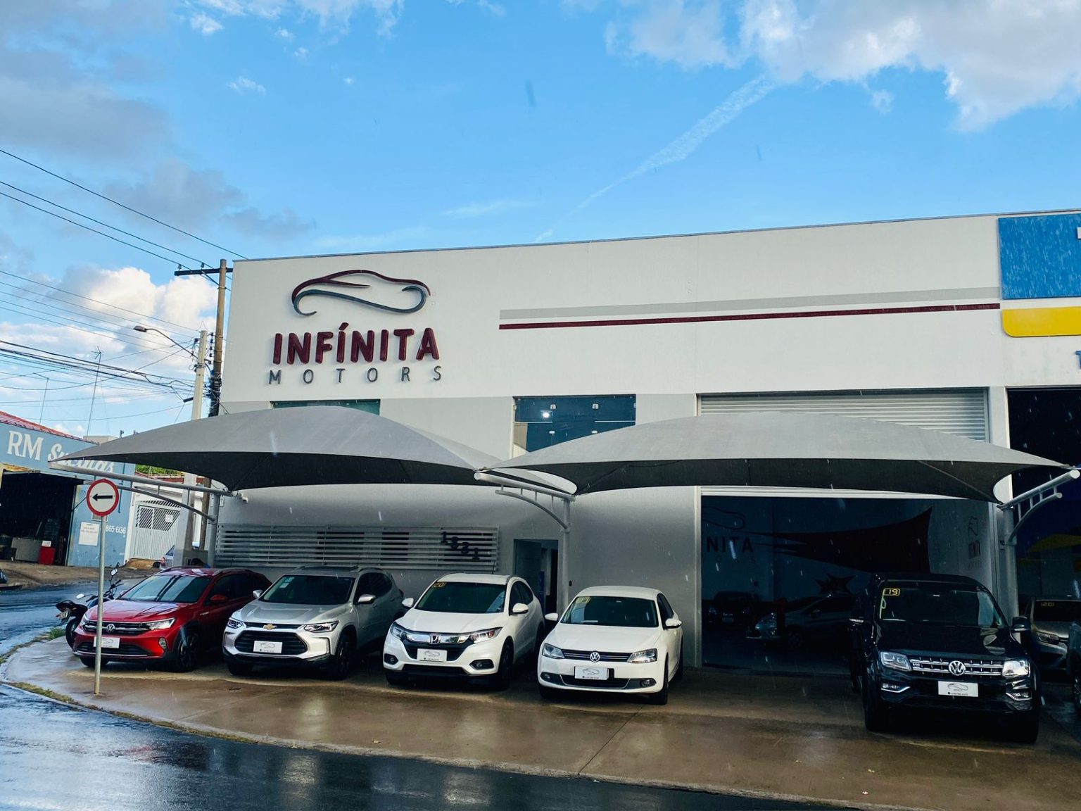 Fachada da Infinita Motors