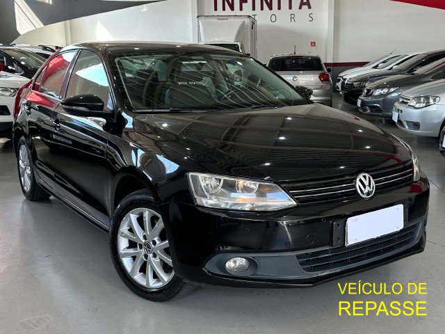VOLKSWAGEN JETTA 2.0 COMFORTLINE FLEX 4P TIPTRONIC 2014 25
